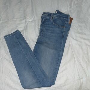 Levi’s Mile High Super Skinny Jeans